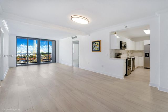 401 69th St 613, Miami Beach, FL 33141