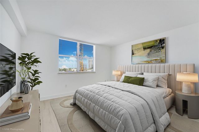 401 69th St 613, Miami Beach, FL 33141