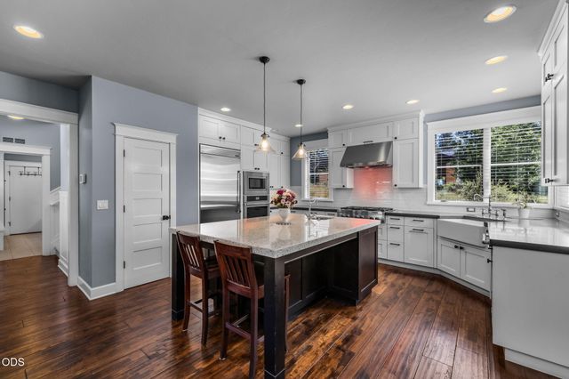 61525 Meeks Trail, Bend, OR 97702