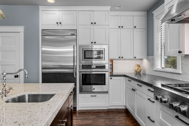 61525 Meeks Trail, Bend, OR 97702