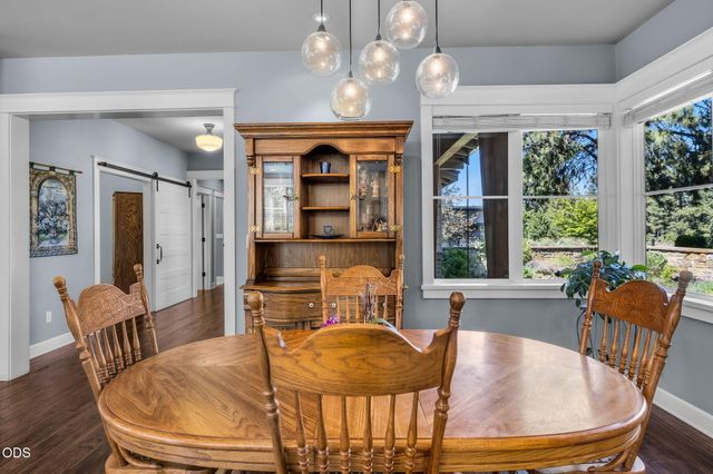 61525 Meeks Trail, Bend, OR 97702