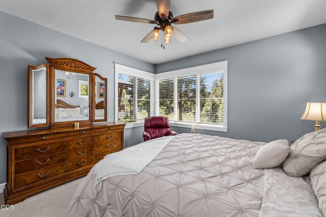 61525 Meeks Trail, Bend, OR 97702
