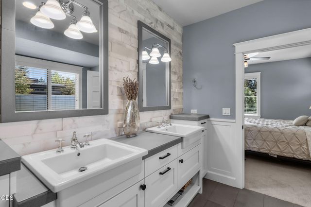 61525 Meeks Trail, Bend, OR 97702