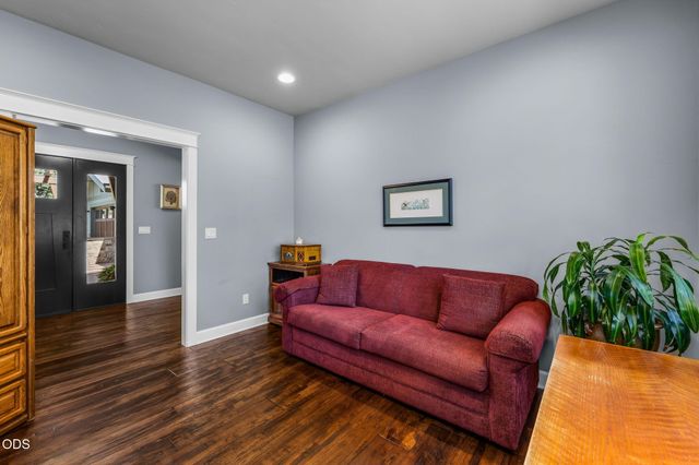 61525 Meeks Trail, Bend, OR 97702