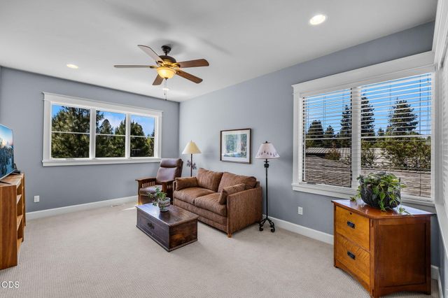 61525 Meeks Trail, Bend, OR 97702