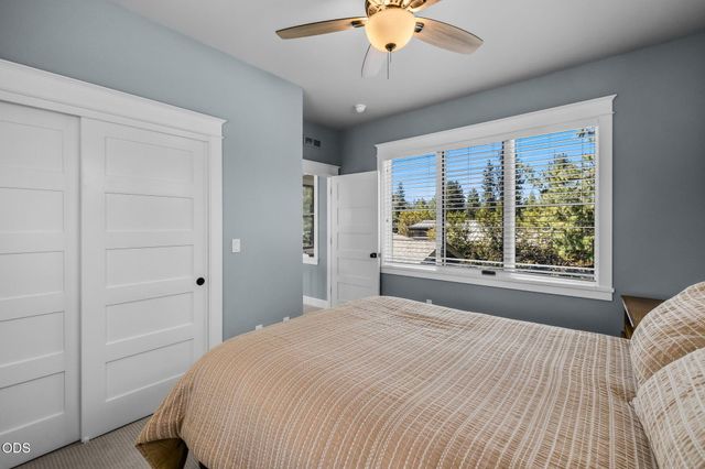 61525 Meeks Trail, Bend, OR 97702