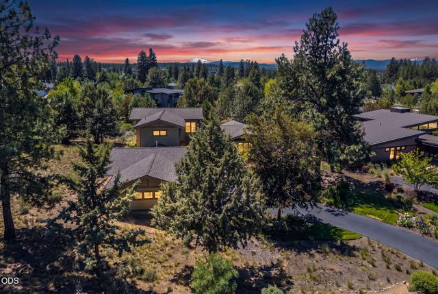 61525 Meeks Trail, Bend, OR 97702
