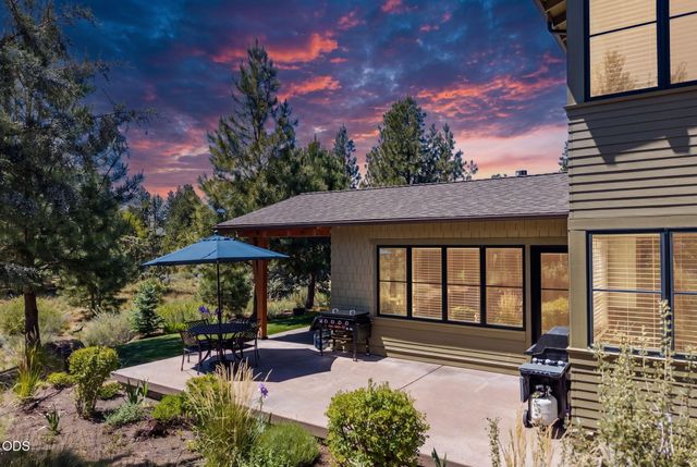 61525 Meeks Trail, Bend, OR 97702