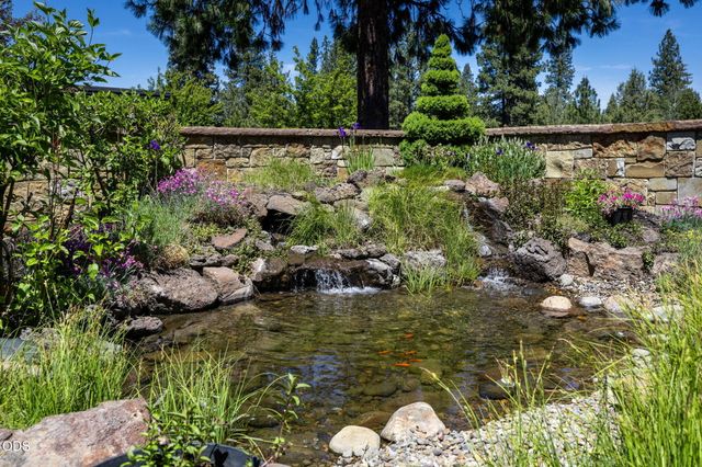 61525 Meeks Trail, Bend, OR 97702
