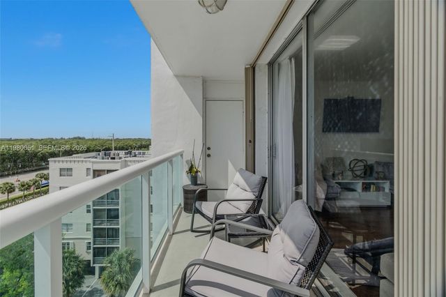 2841 NE 163rd Street 802, North Miami Beach, FL 33160