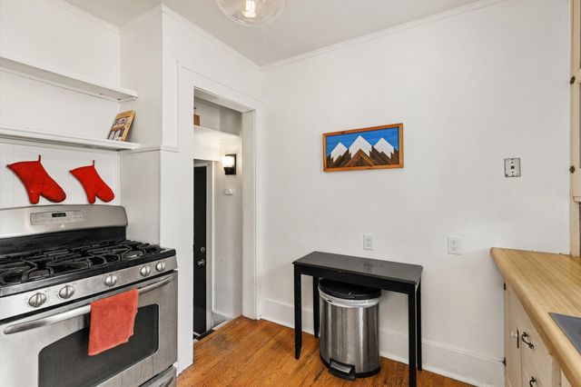 931 40th Place, Des Moines, IA 50312