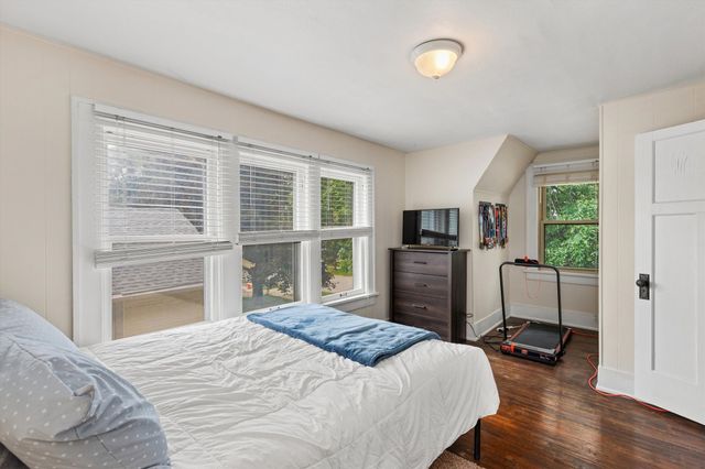 931 40th Place, Des Moines, IA 50312