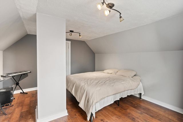 931 40th Place, Des Moines, IA 50312