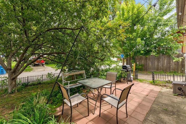 931 40th Place, Des Moines, IA 50312