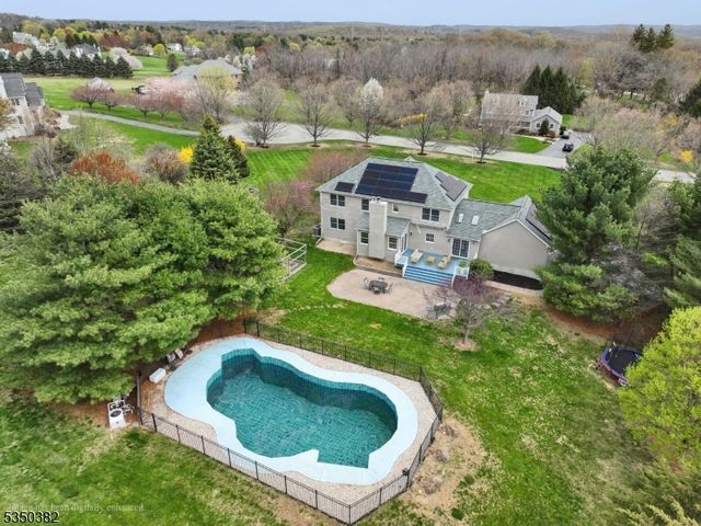 7 Sun Valley Way, Washington Twp., NJ 07853