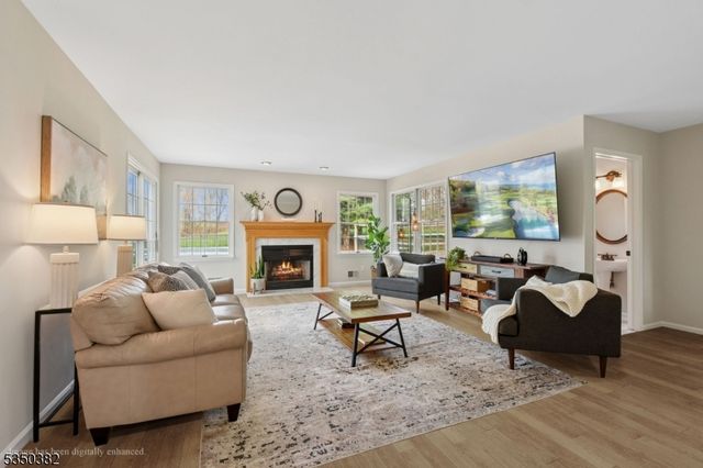 7 Sun Valley Way, Washington Twp., NJ 07853