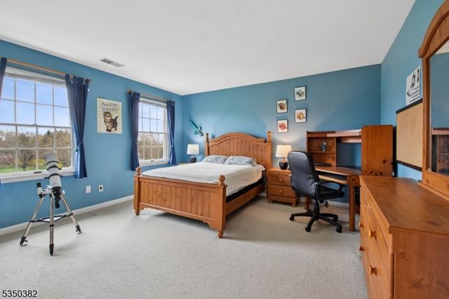 7 Sun Valley Way, Washington Twp., NJ 07853