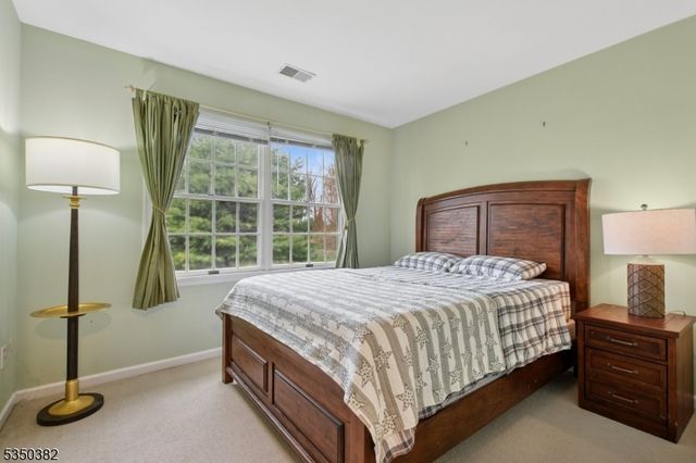 7 Sun Valley Way, Washington Twp., NJ 07853