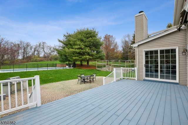 7 Sun Valley Way, Washington Twp., NJ 07853