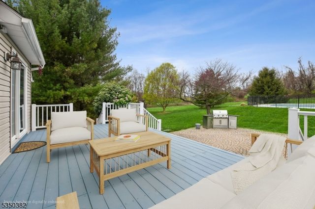 7 Sun Valley Way, Washington Twp., NJ 07853