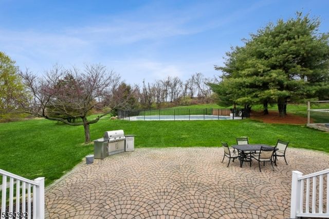 7 Sun Valley Way, Washington Twp., NJ 07853
