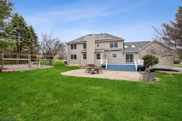 7 Sun Valley Way, Washington Twp., NJ 07853