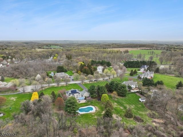 7 Sun Valley Way, Washington Twp., NJ 07853