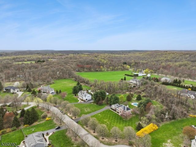 7 Sun Valley Way, Washington Twp., NJ 07853