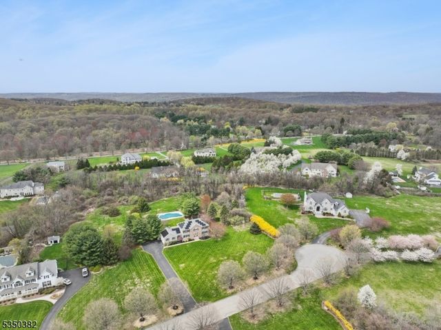 7 Sun Valley Way, Washington Twp., NJ 07853