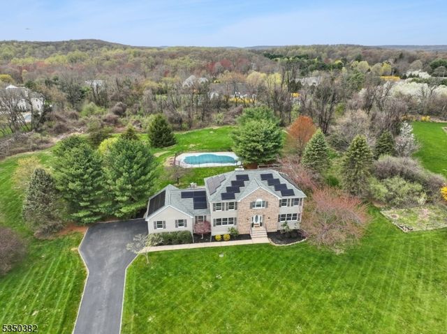 7 Sun Valley Way, Washington Twp., NJ 07853