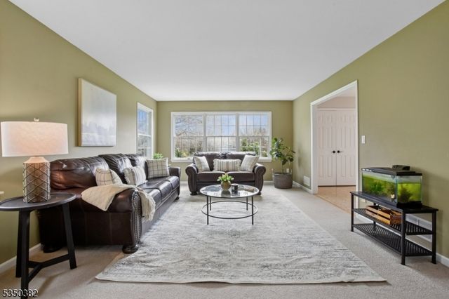 7 Sun Valley Way, Washington Twp., NJ 07853