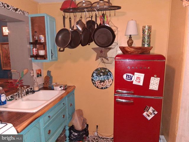 521 MOUNTAIN STREET, Philadelphia, PA 19148