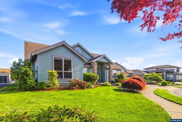 867 Corsair Dr, Independence, OR 97351