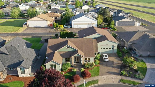 867 Corsair Dr, Independence, OR 97351