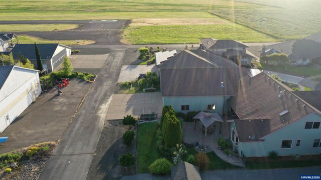 867 Corsair Dr, Independence, OR 97351