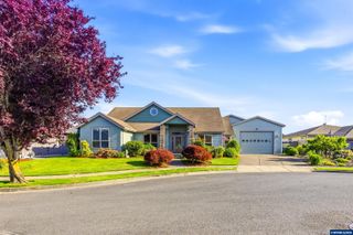 867 Corsair Dr, Independence, OR 97351