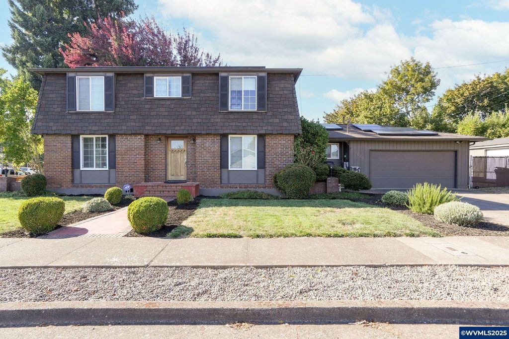 1520 SE Center St, Albany, OR 97322