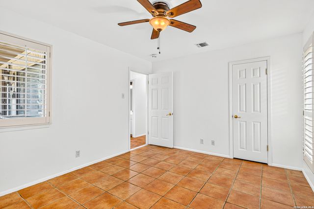 13067 N HUNTERS CIR, San Antonio, TX 78230
