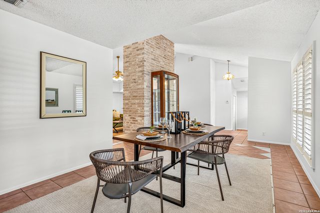 13067 N HUNTERS CIR, San Antonio, TX 78230