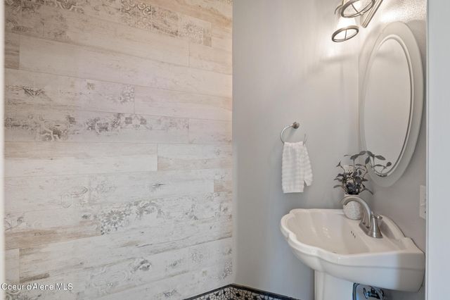 3825 E ENGLISH POINT RD, Hayden, ID 83835