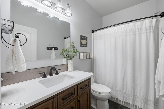 3825 E ENGLISH POINT RD, Hayden, ID 83835