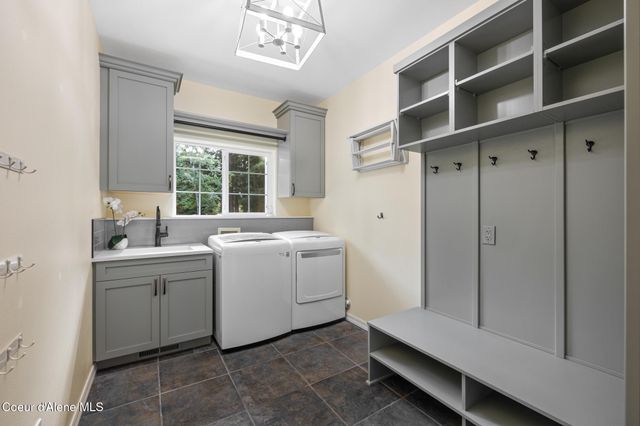 3825 E ENGLISH POINT RD, Hayden, ID 83835