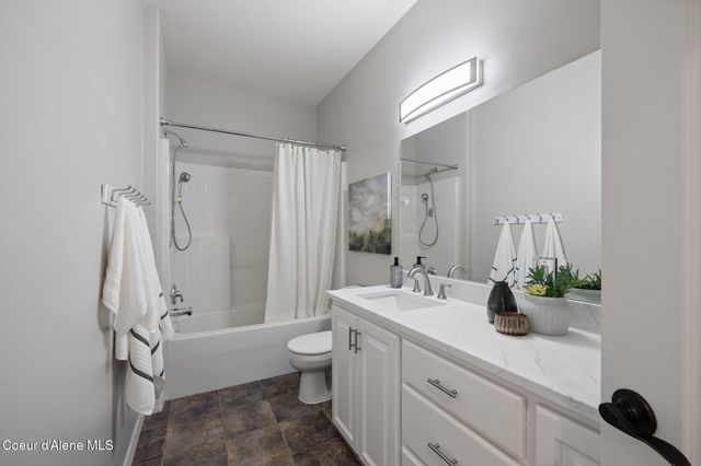 3825 E ENGLISH POINT RD, Hayden, ID 83835