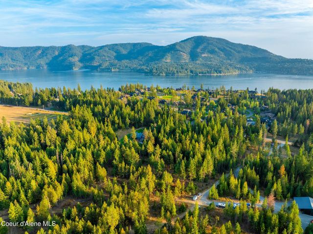 3825 E ENGLISH POINT RD, Hayden, ID 83835