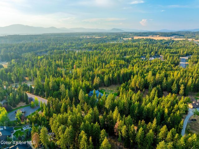 3825 E ENGLISH POINT RD, Hayden, ID 83835