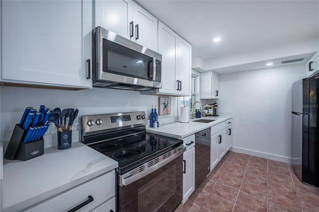 8709 9TH AVENUE NW, Bradenton, FL 34209