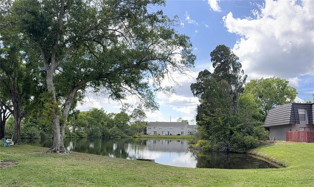 5844 RED CEDAR LANE, Tampa, FL 33625