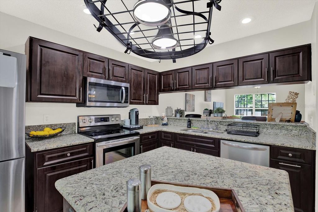 Image 6 of property listing at 5844 RED CEDAR LANE, Tampa, FL 33625