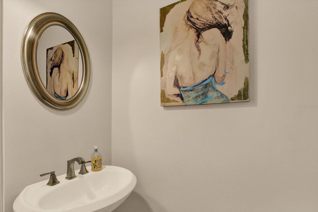 Image 8 of property listing at 5844 RED CEDAR LANE, Tampa, FL 33625