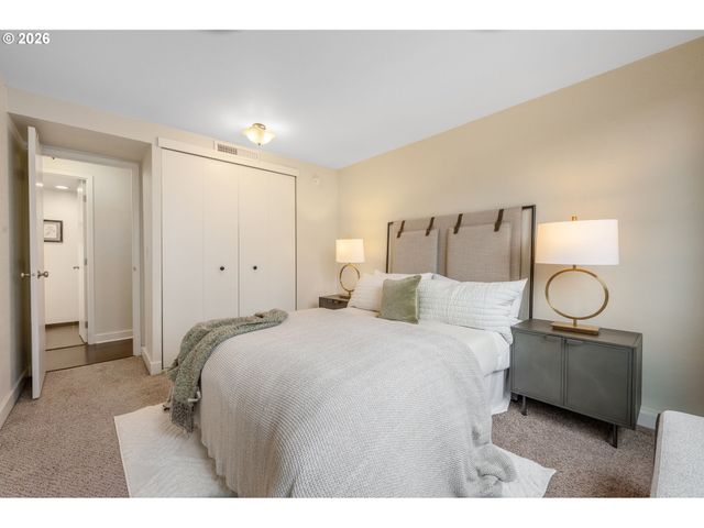 255 Sw HARRISON St 14B, Portland, OR 97201